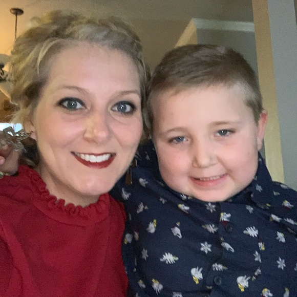 Meet your Posher, Taylor - Picture 2 of 2